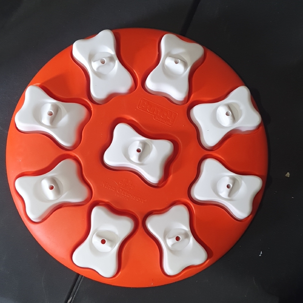 💜 Outward Hound Orange and White Dog Puzzle Toy
